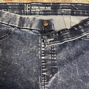 No Boundaries Super High Rise Jeggings